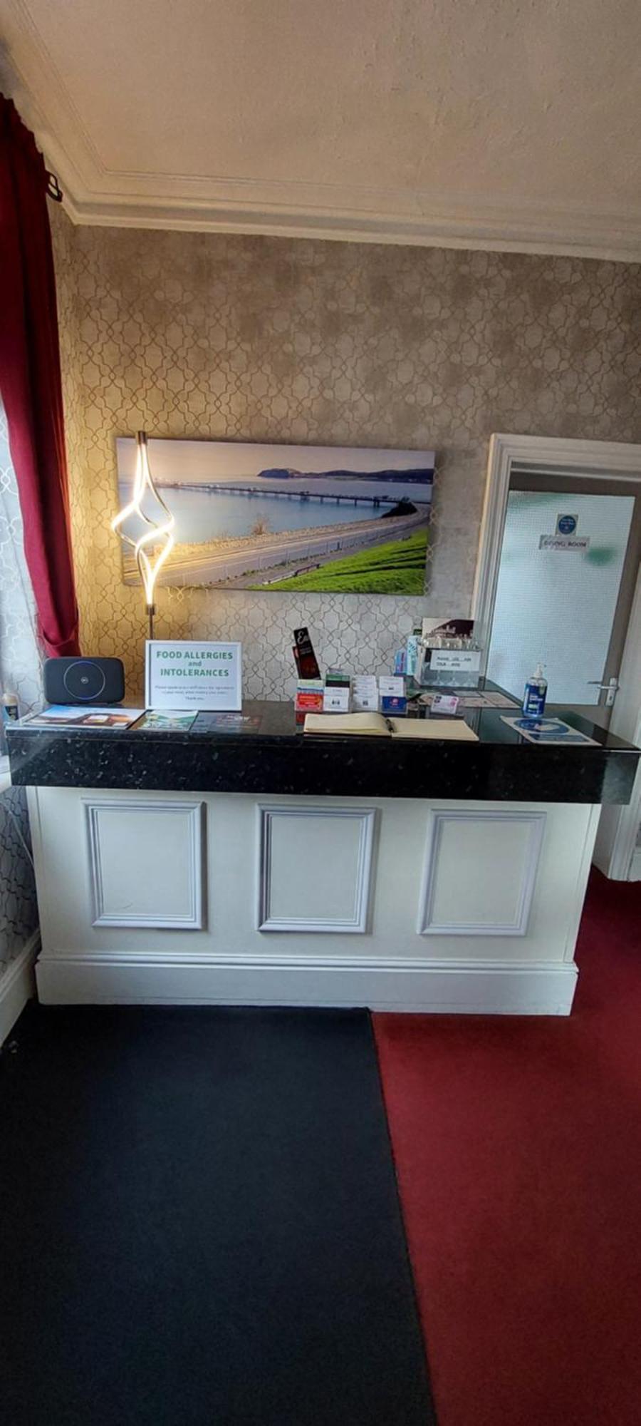 Glenavon Guest House لاندودنو المظهر الخارجي الصورة