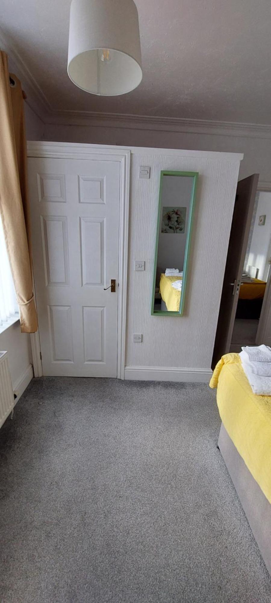 Glenavon Guest House لاندودنو المظهر الخارجي الصورة