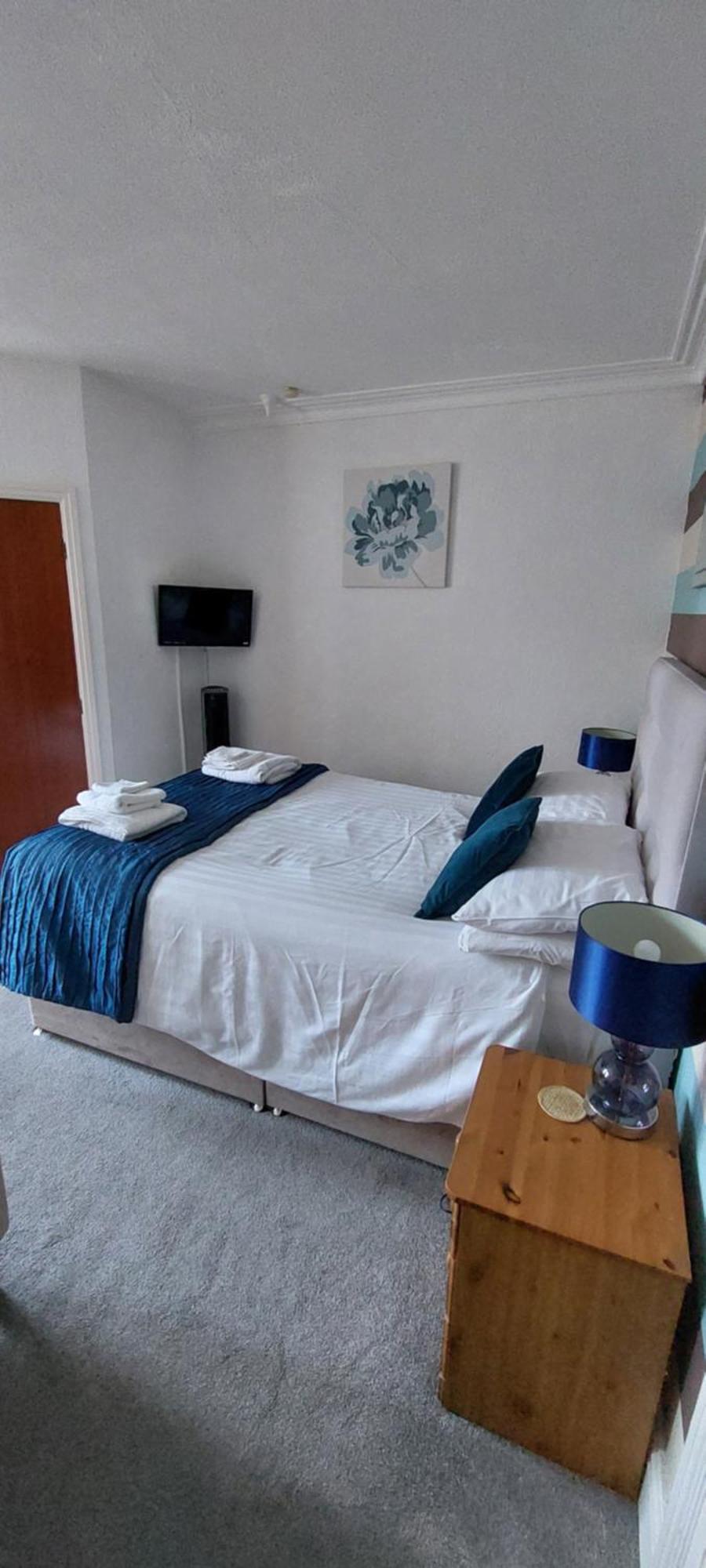 Glenavon Guest House لاندودنو المظهر الخارجي الصورة